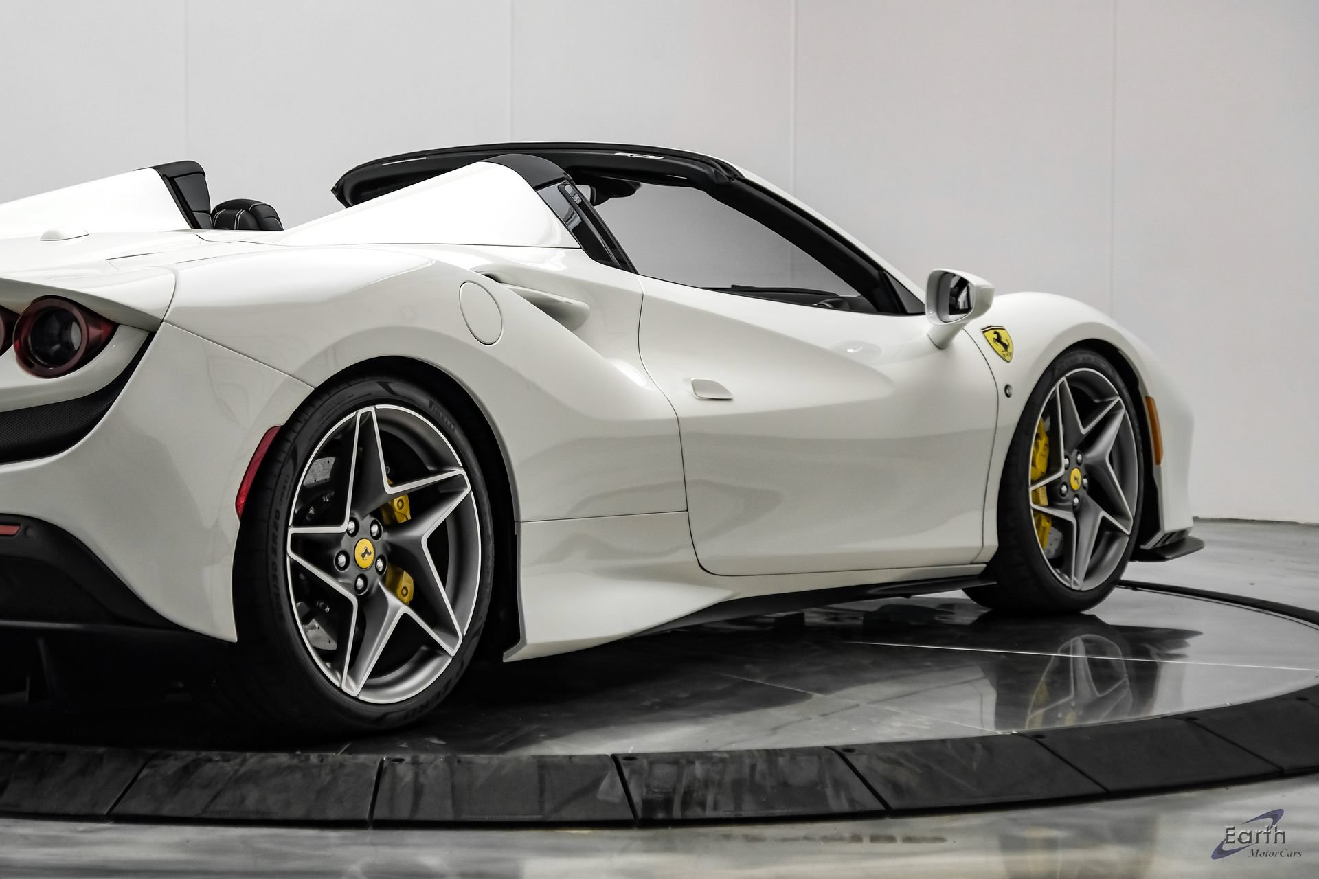 Used 2022 Ferrari F8 Tributo RWD image 26