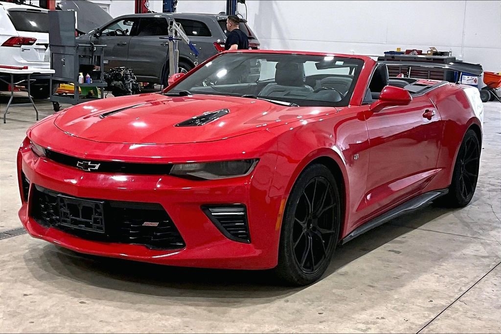 Used 2017 Chevrolet Camaro SS RWD image 32