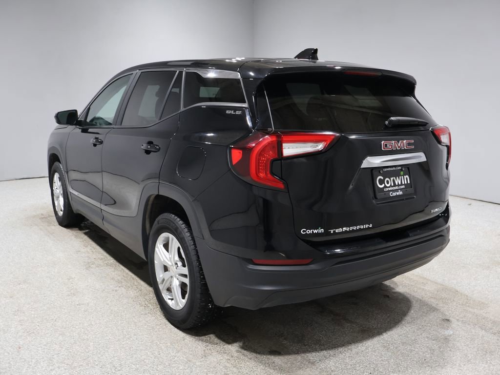 Used 2024 GMC Terrain SLE image 4