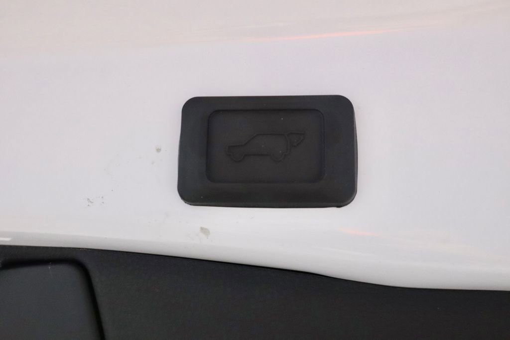 Used 2023 Toyota RAV4 XLE w/ Convenience Package image 15