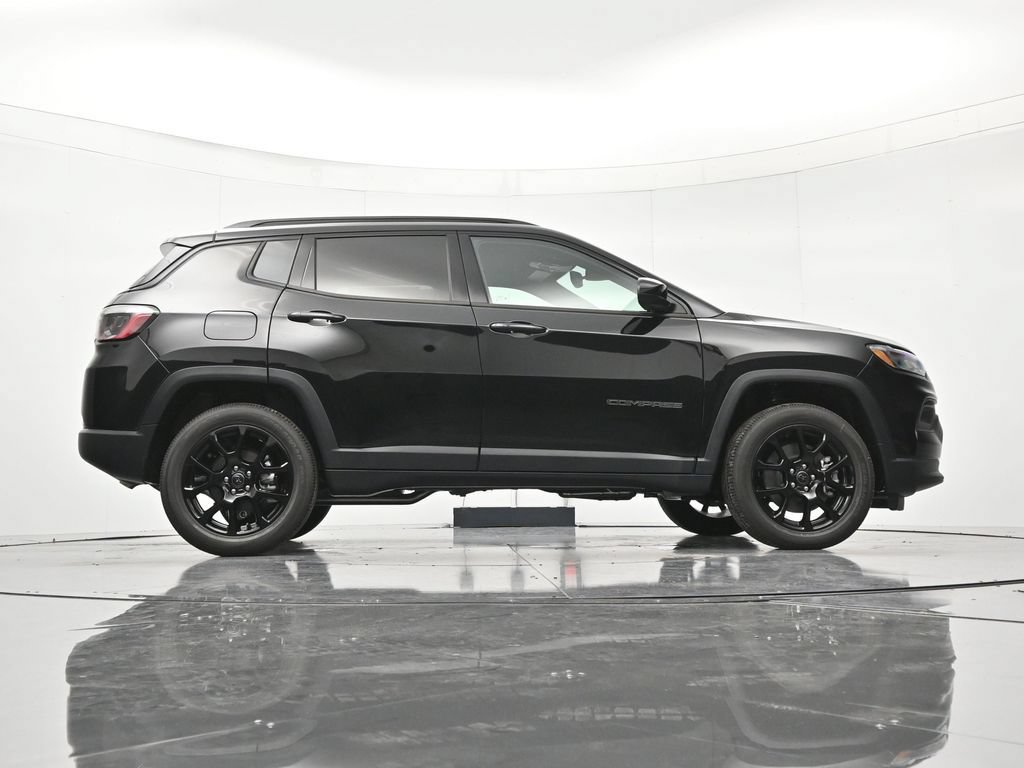 New 2026 Jeep Compass Latitude AWD/4WD image 39