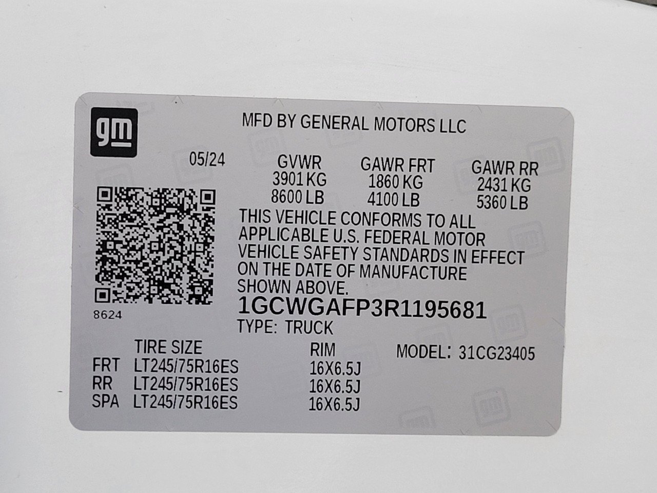 Used 2024 Chevrolet Express 2500 w/ Driver Convenience Package image 25