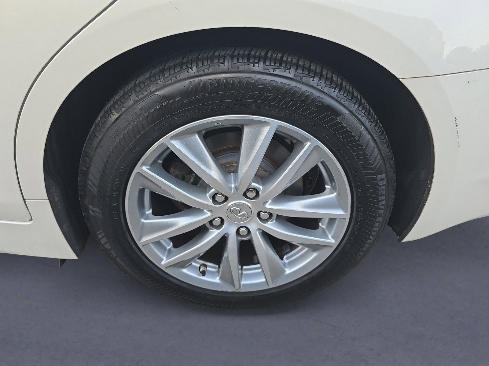 Used 2016 INFINITI Q50 3.0t Premium w/ Driver Assistance Package image 30