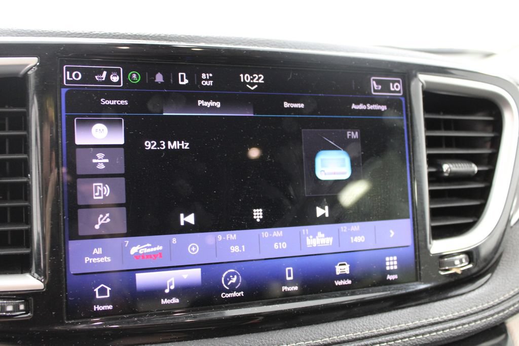 Used 2024 Nissan Versa SR FWD image 77