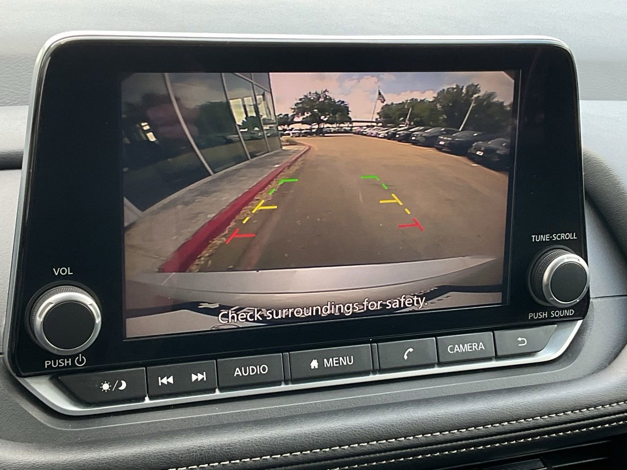 Used 2025 Nissan Rogue SV image 30