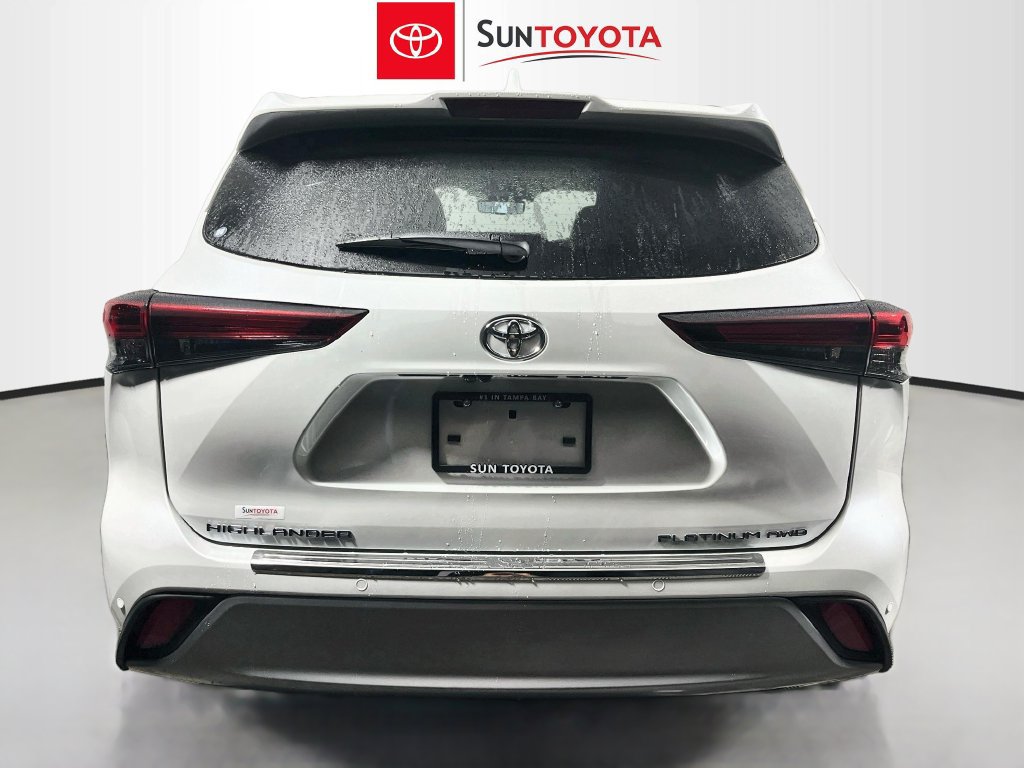 New 2026 Toyota Highlander Platinum AWD/4WD image 4