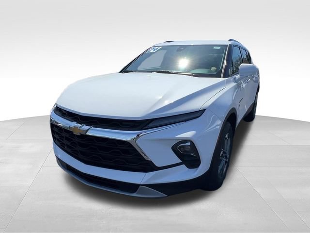 Certified 2024 Chevrolet Blazer LT w/ Convenience Package FWD image 2