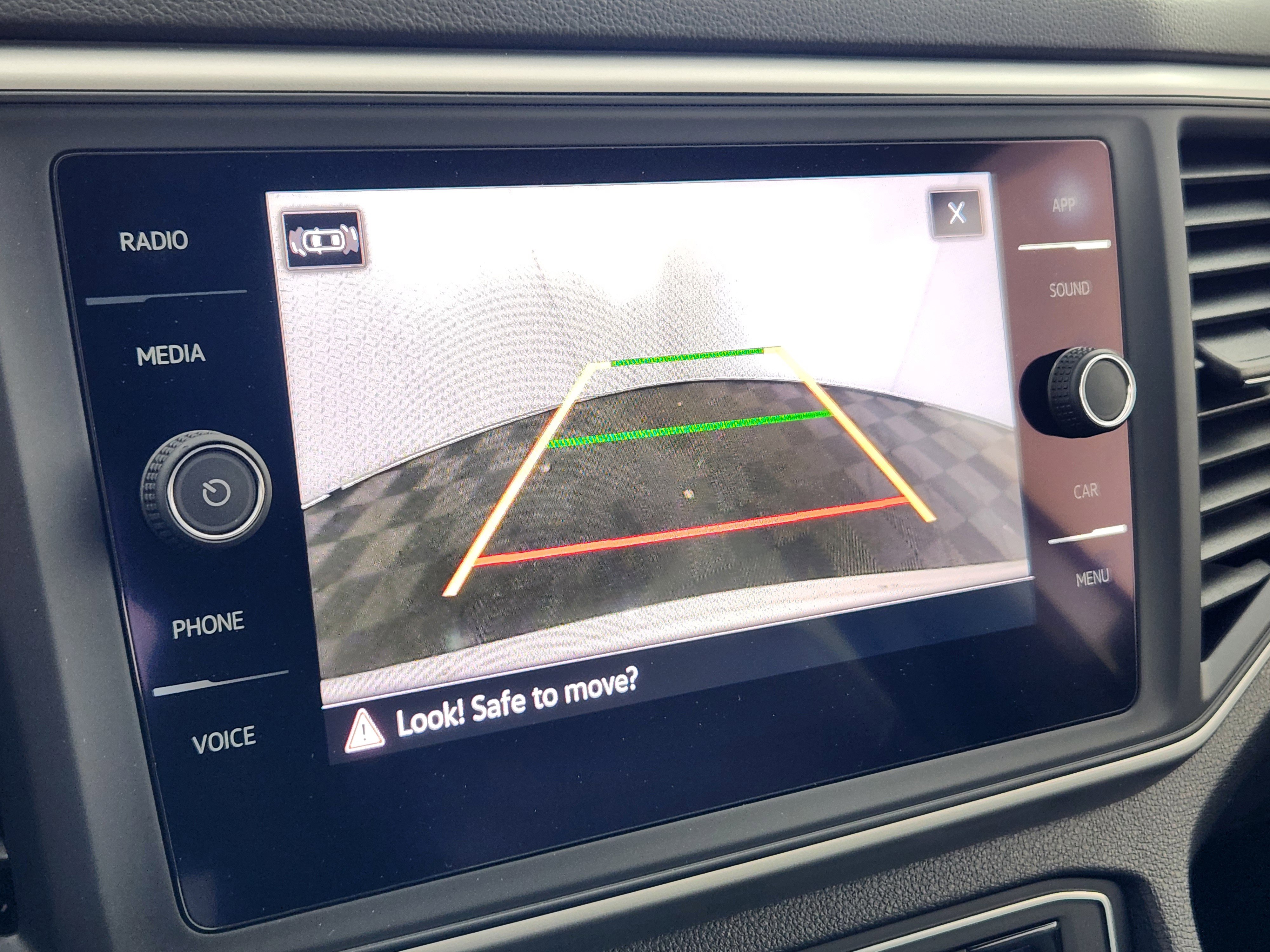 Used 2021 Volkswagen Atlas Cross Sport SE image 23