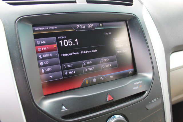Used 2015 Ford Explorer XLT w/ Equipment Group 202A FWD image 26