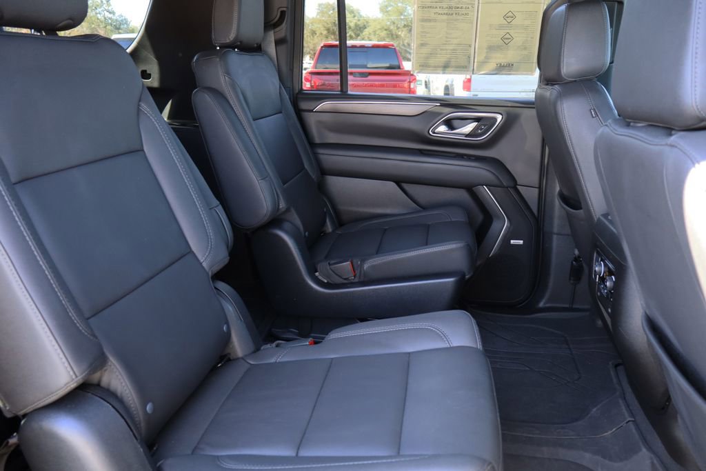 Used 2023 Chevrolet Suburban Z71 w/ Luxury Package image 31