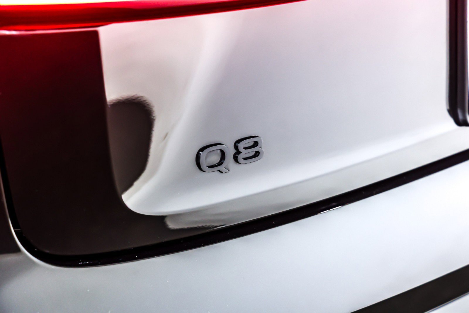 Used 2024 Audi Q8 e-tron Premium Plus image 10