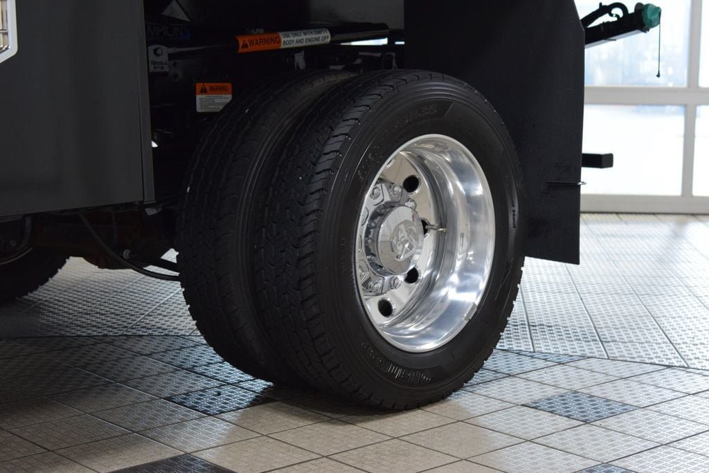 Used 2026 RAM 5500 Tradesman w/ Chrome Appearance Group AWD/4WD image 17