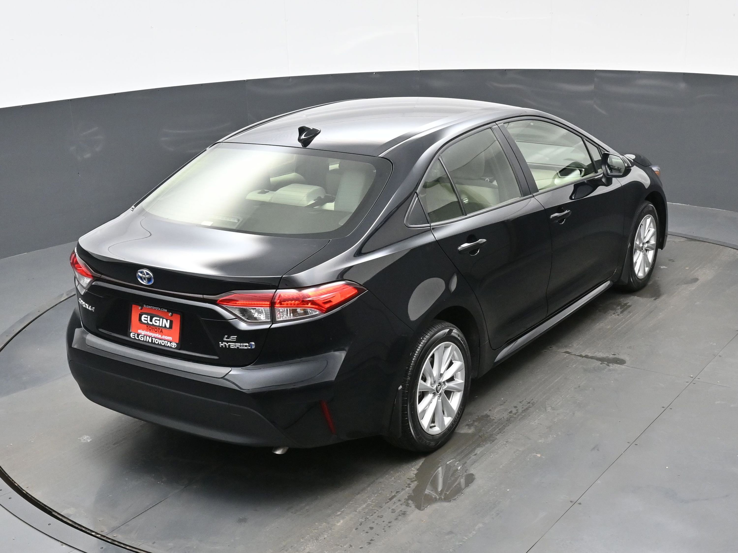 Used 2024 Toyota Corolla LE image 38