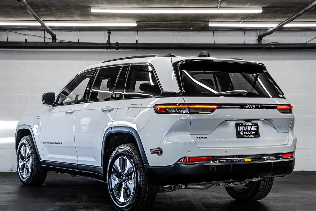Used 2023 Jeep Grand Cherokee 4WD 4xe image 3