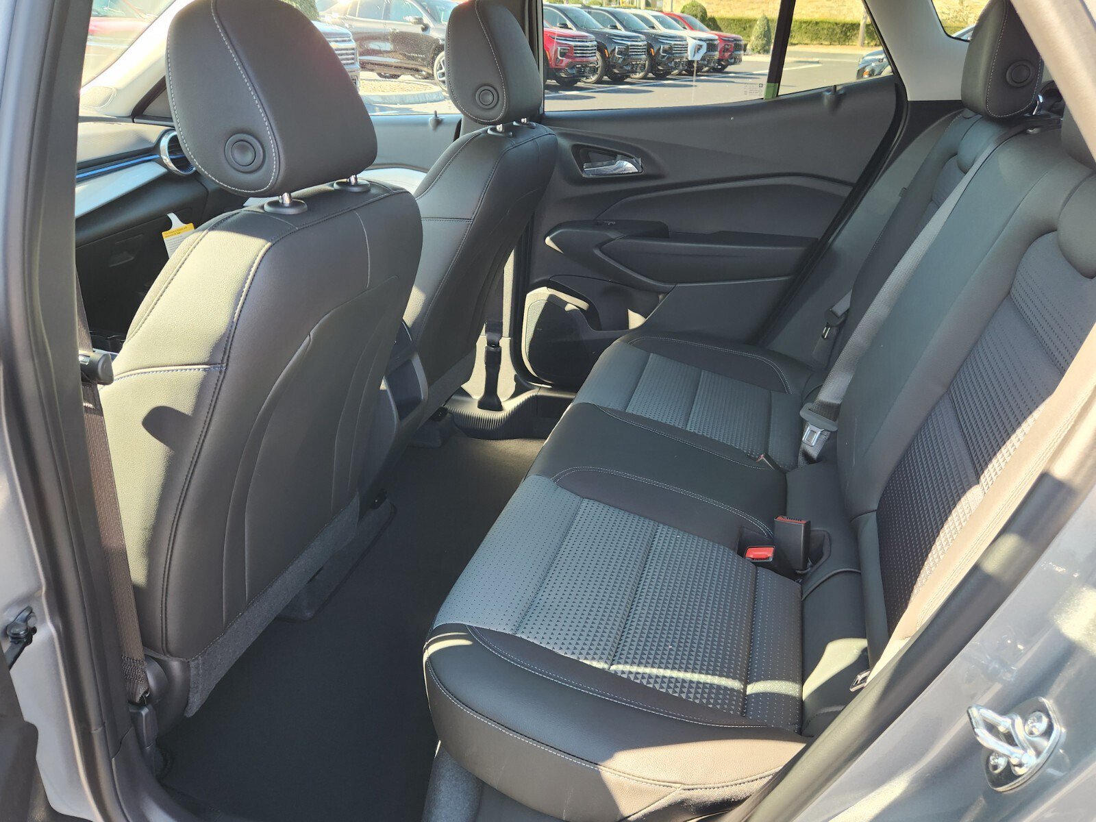 New 2026 Chevrolet Trax LT w/ Driver Confidence Package FWD image 6