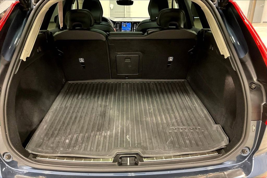 Used 2024 Volvo XC60 B5 Plus w/ Protection Package Premier image 34