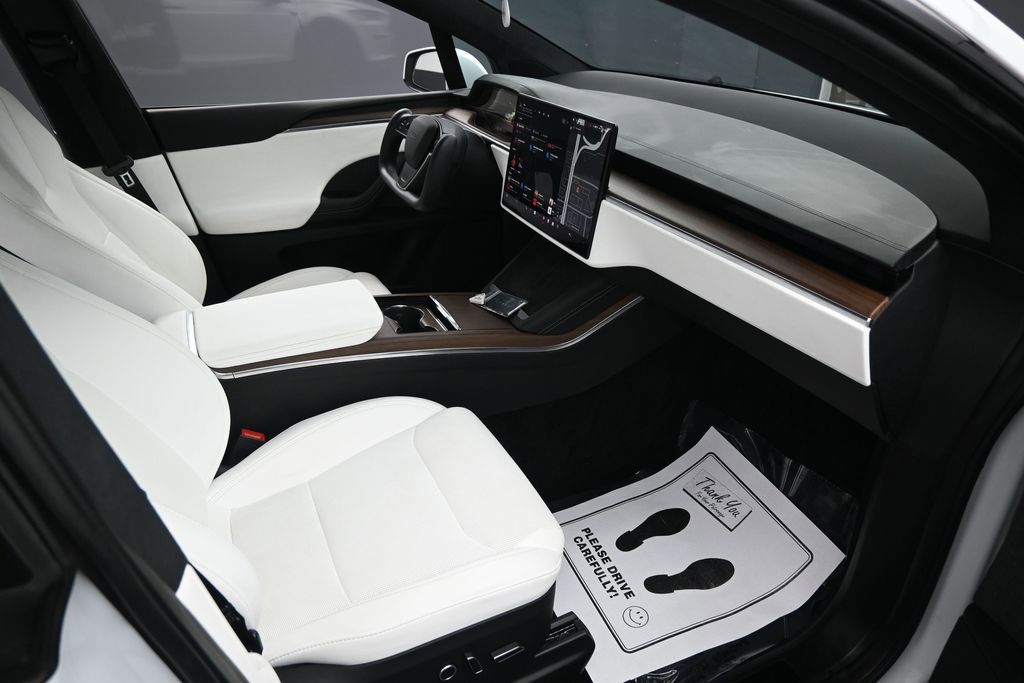 Used 2023 Tesla Model X image 32
