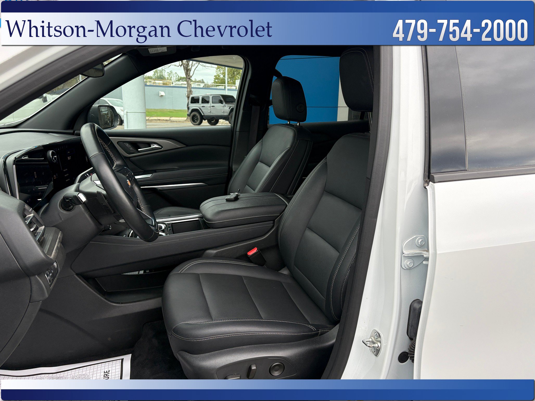 Used 2025 Chevrolet Traverse LT FWD image 9