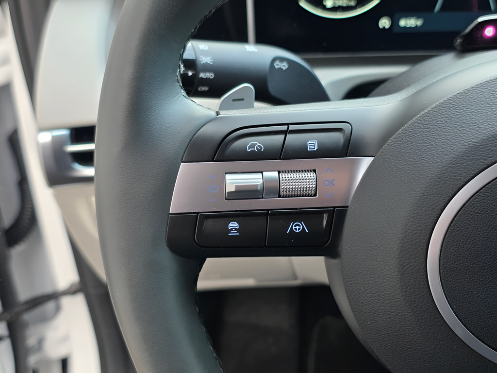 New 2025 Hyundai Tucson Limited FWD image 26