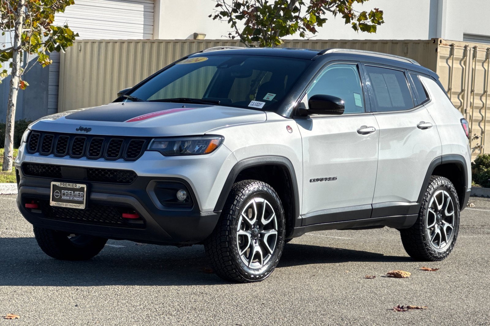 Used 2024 Jeep Compass Trailhawk image 8