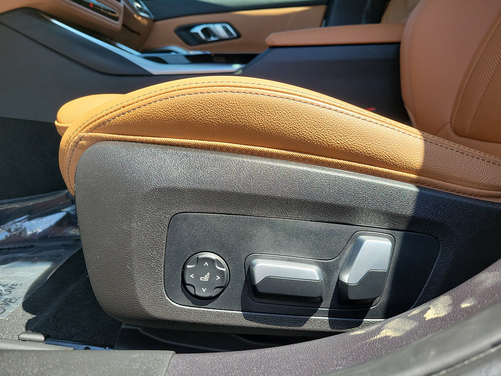 Used 2023 BMW 330i Sedan w/ Premium Package RWD image 20
