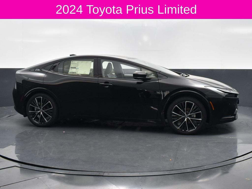 Used 2024 Toyota Prius Limited w/ Limited Premium Package image 4
