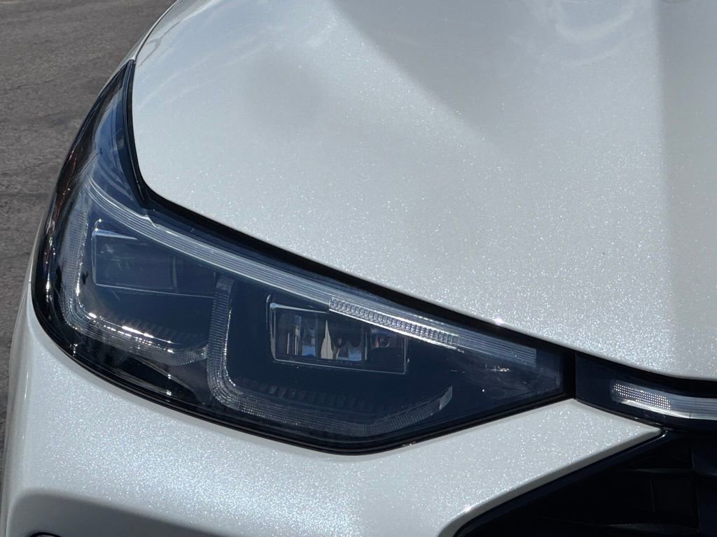 Used 2026 Ford Escape Platinum w/ Premium Technology Package image 4