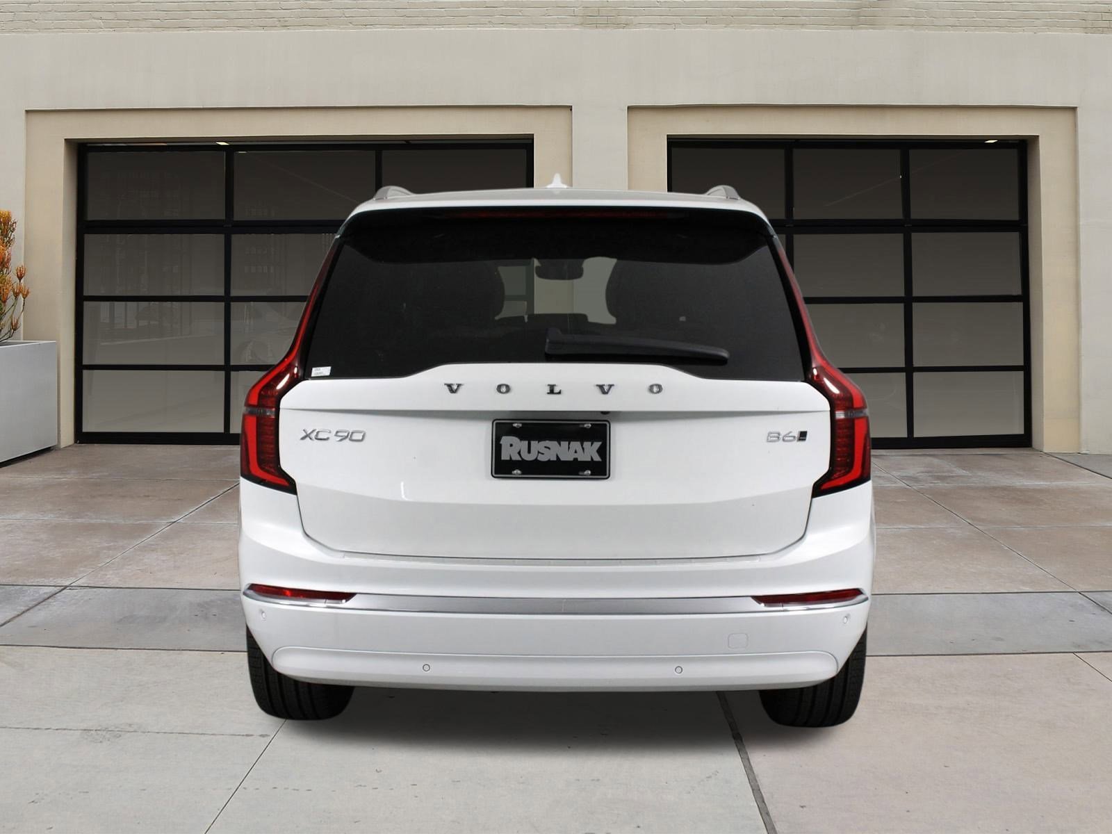 New 2026 Volvo XC90 B6 Plus w/ Protection Package image 4