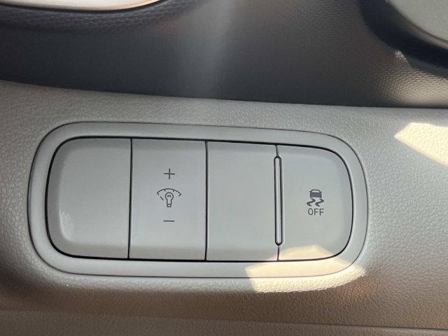 New 2026 Hyundai Venue SEL FWD image 31