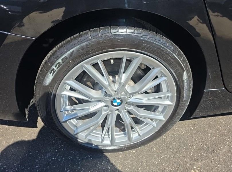 Used 2023 BMW 330i xDrive Sedan w/ Premium Package image 6