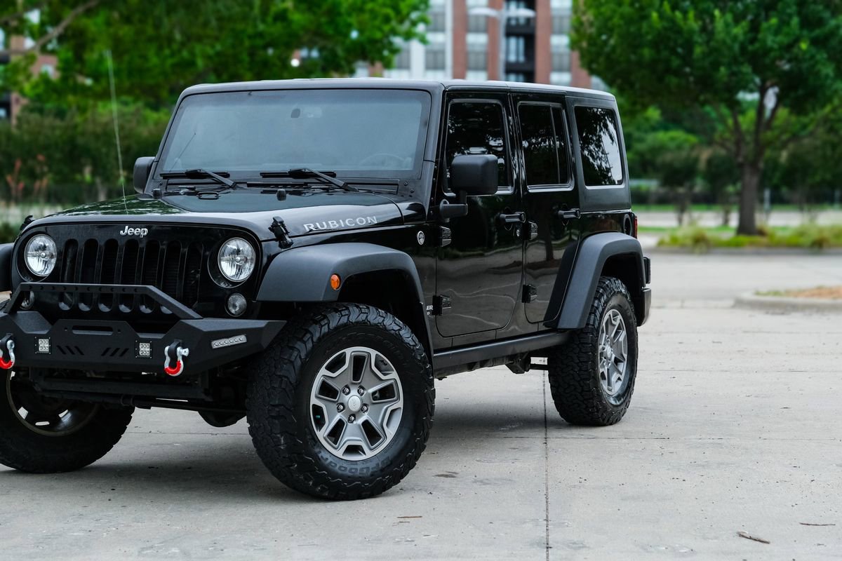 Used 2014 Jeep Wrangler Unlimited Rubicon w/ Connectivity Group AWD/4WD image 9