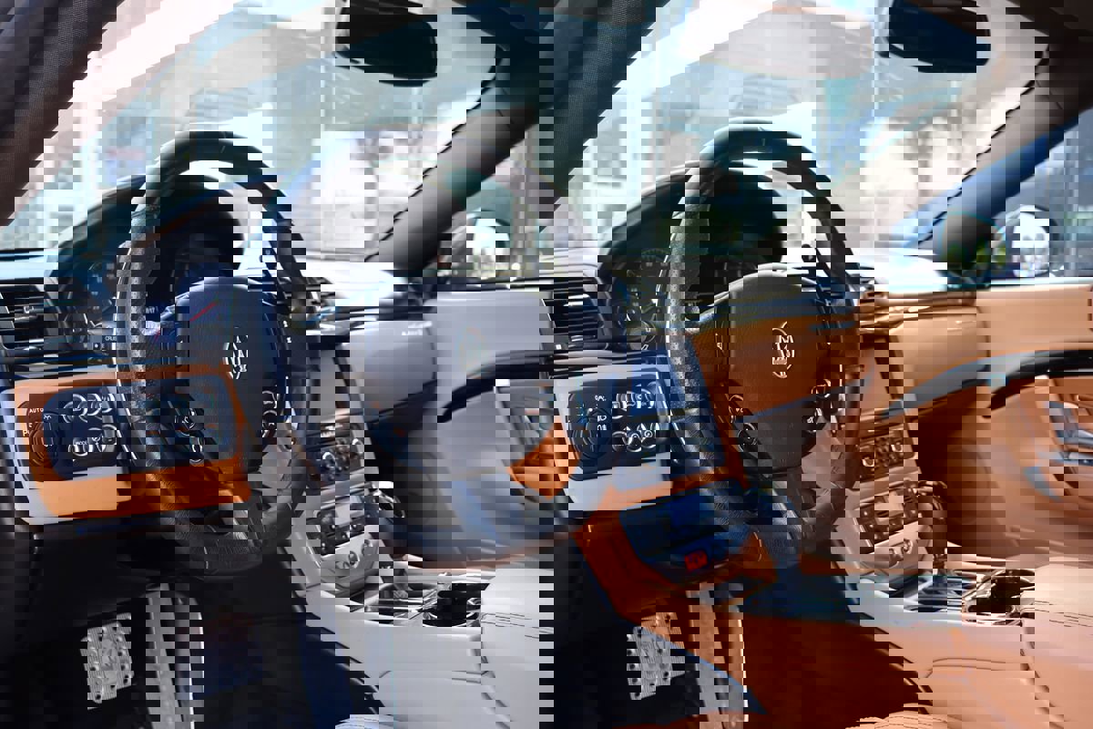 Used 2014 Maserati GranTurismo Sport image 11