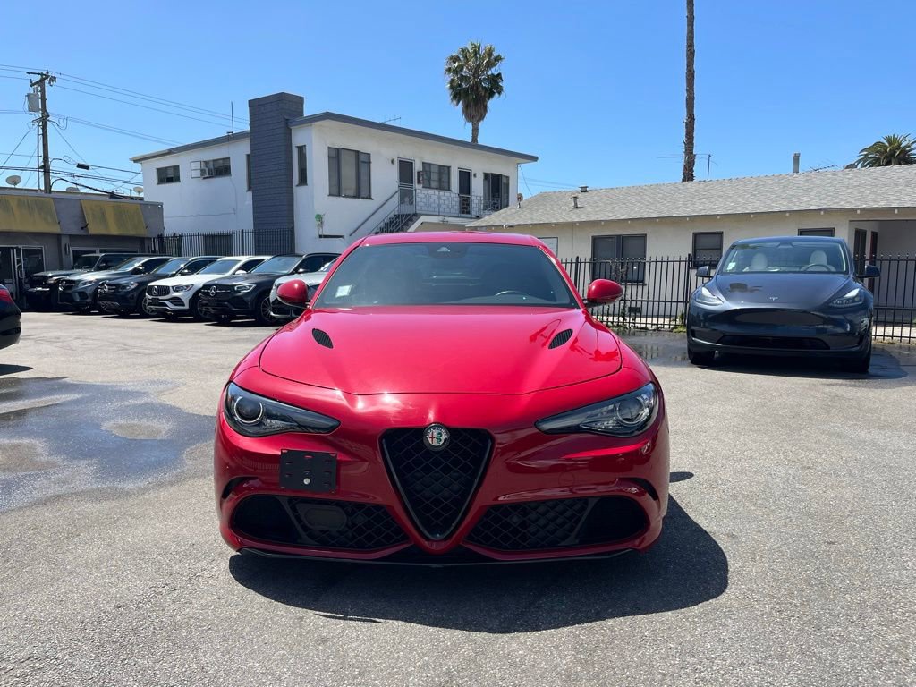 Used 2018 Alfa Romeo Giulia Quadrifoglio w/ Driver Assist Dynamic Package RWD image 2