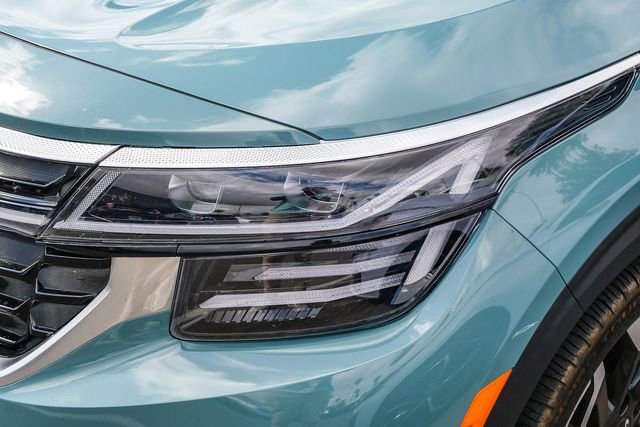 Certified 2024 Kia Seltos SX w/ SX Sunroof Package AWD/4WD image 8