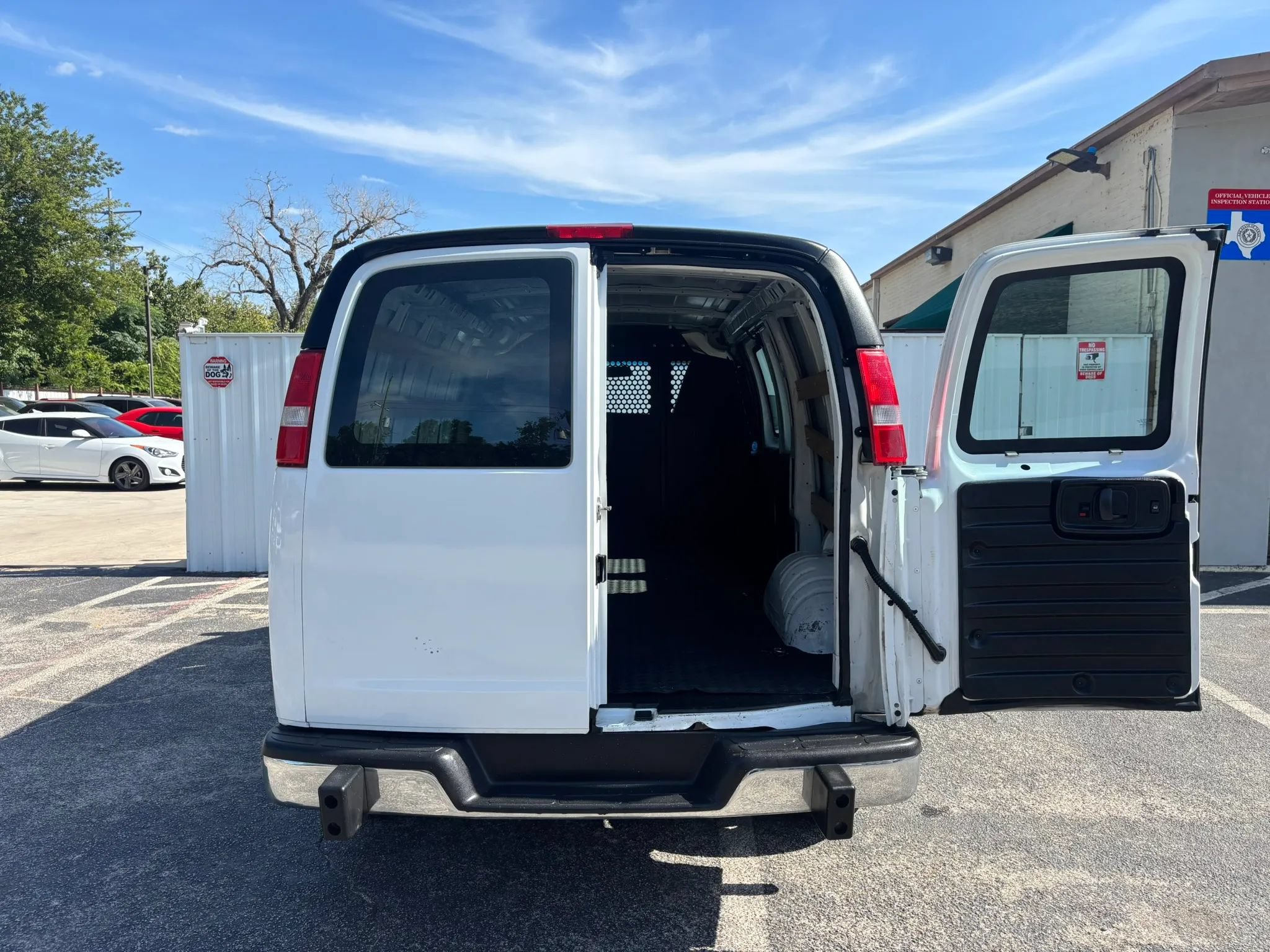 Used 2021 GMC Savana 2500 w/ Driver Convenience Package RWD image 5