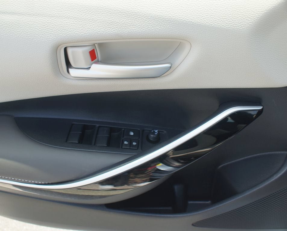 Used 2025 Toyota Corolla XLE FWD image 29