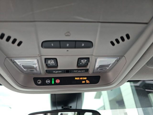 Used 2023 GMC Acadia SLT w/ Technology Package image 53