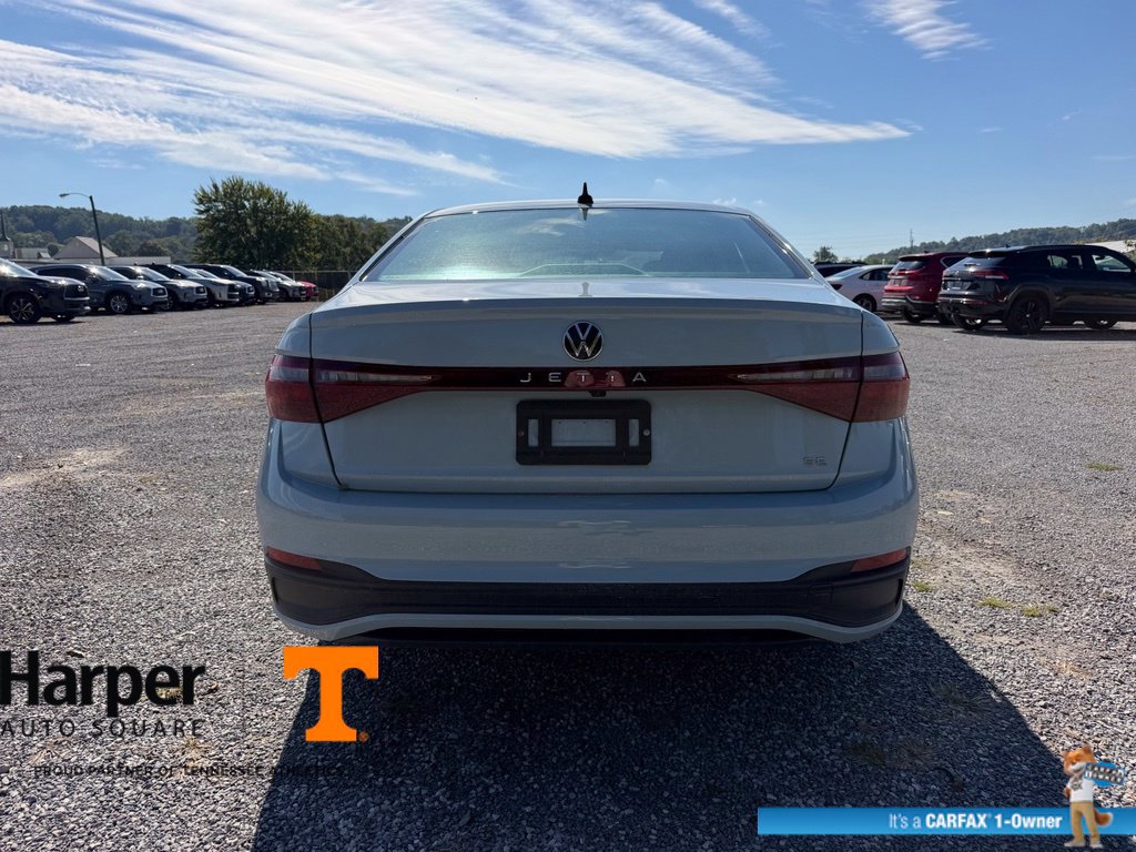 Used 2025 Volkswagen Jetta SE w/ Sunroof Package FWD image 4