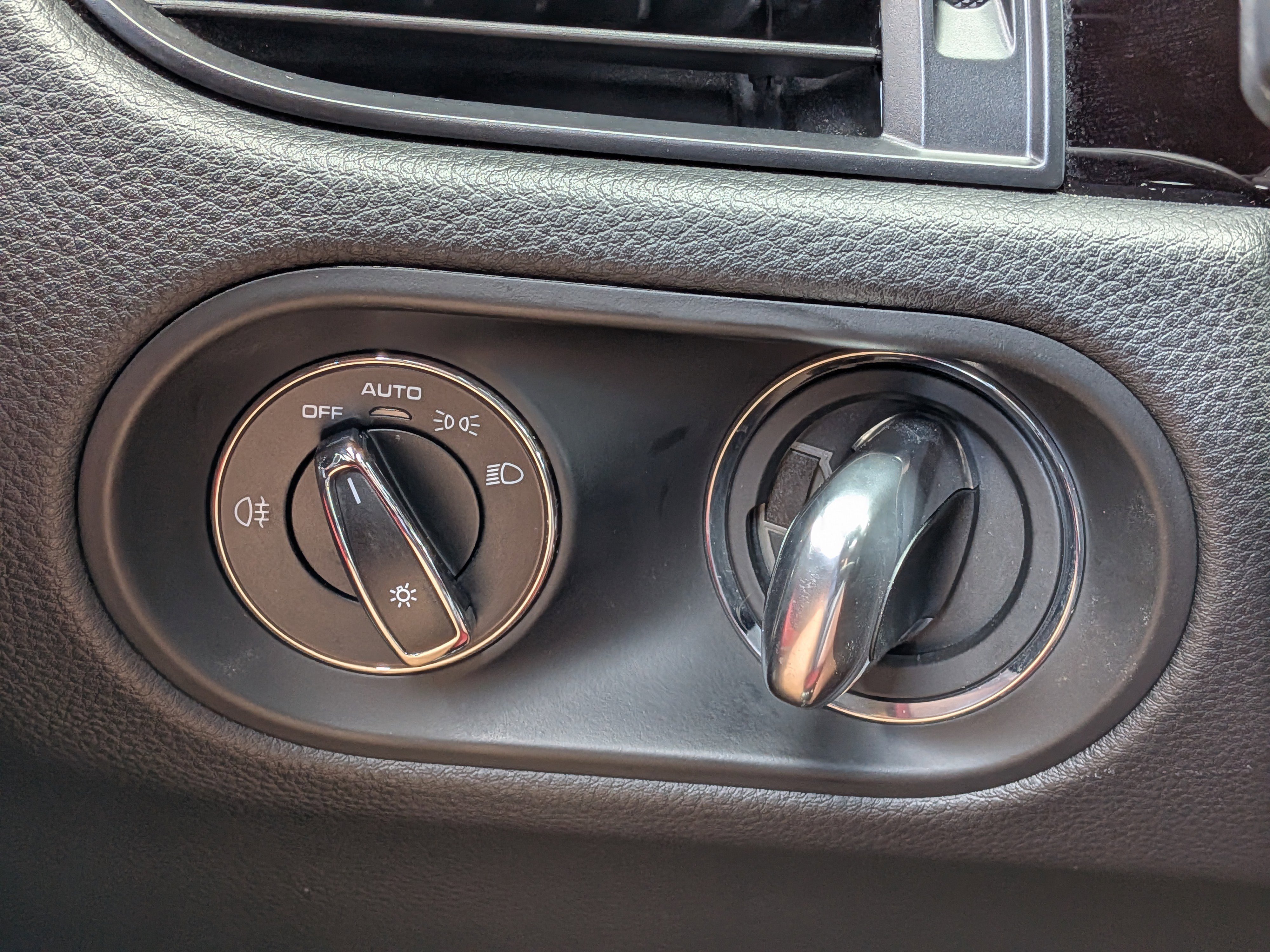 Used 2019 Porsche Macan S image 25