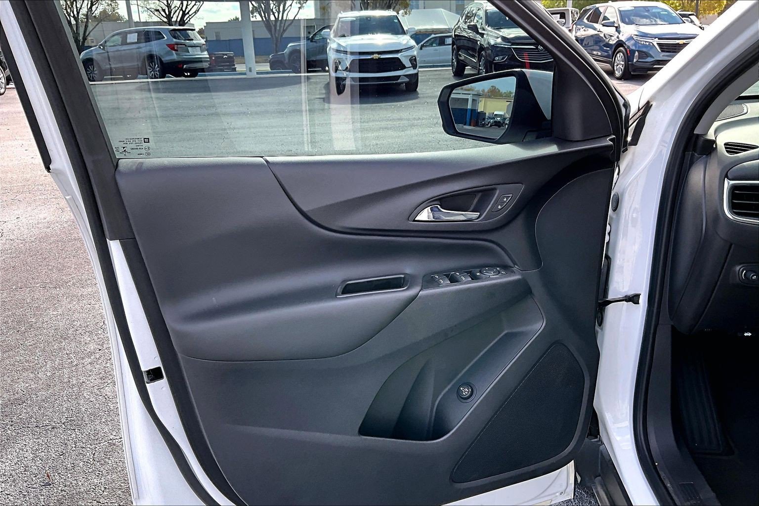 Certified 2023 Chevrolet Equinox LT FWD image 18