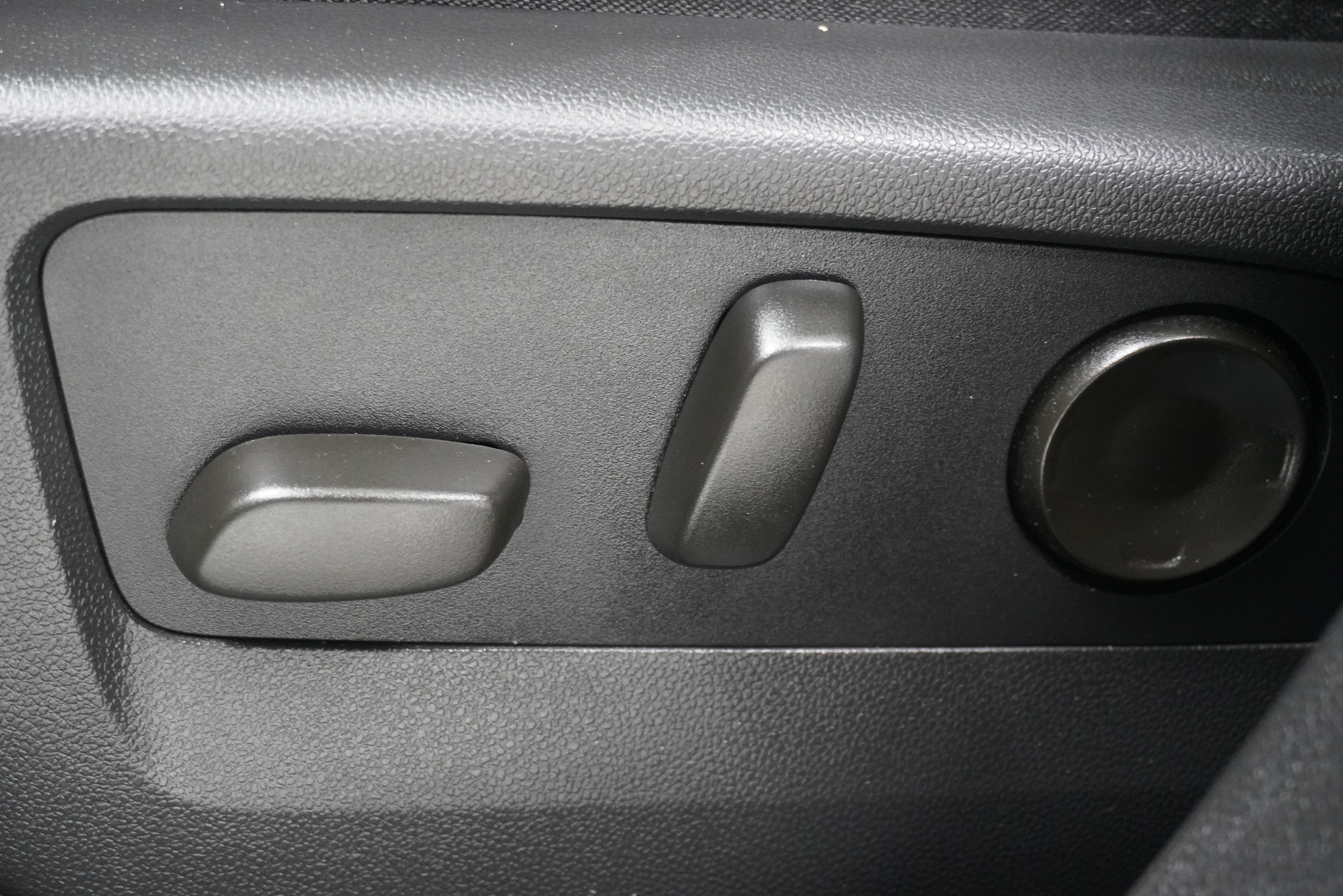 Used 2021 Buick Envision Essence w/ Sport Touring Package FWD image 15