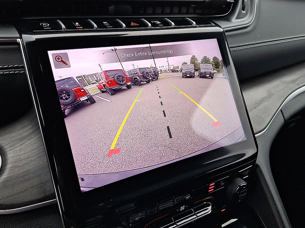 Used 2024 Jeep Grand Cherokee Limited AWD/4WD image 21
