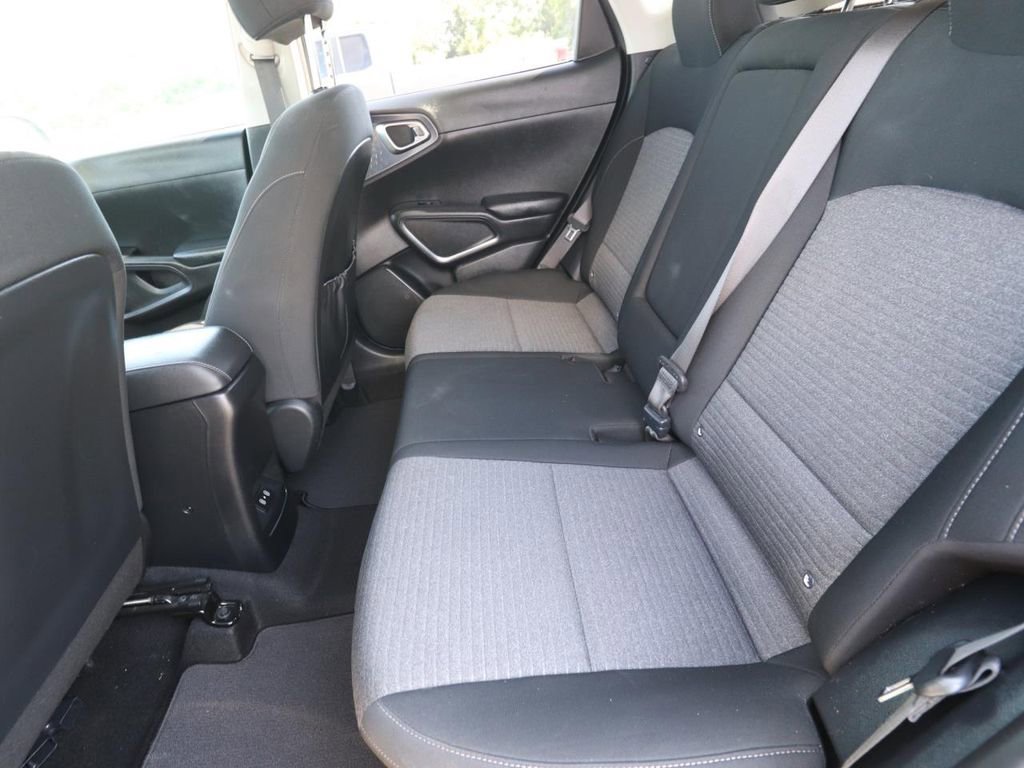 Used 2023 Kia Soul EX FWD image 9