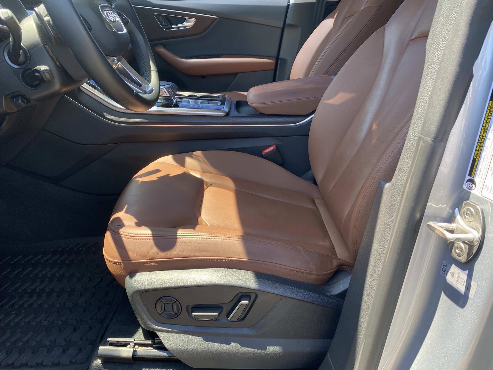 Used 2022 Audi Q8 Premium AWD/4WD image 24