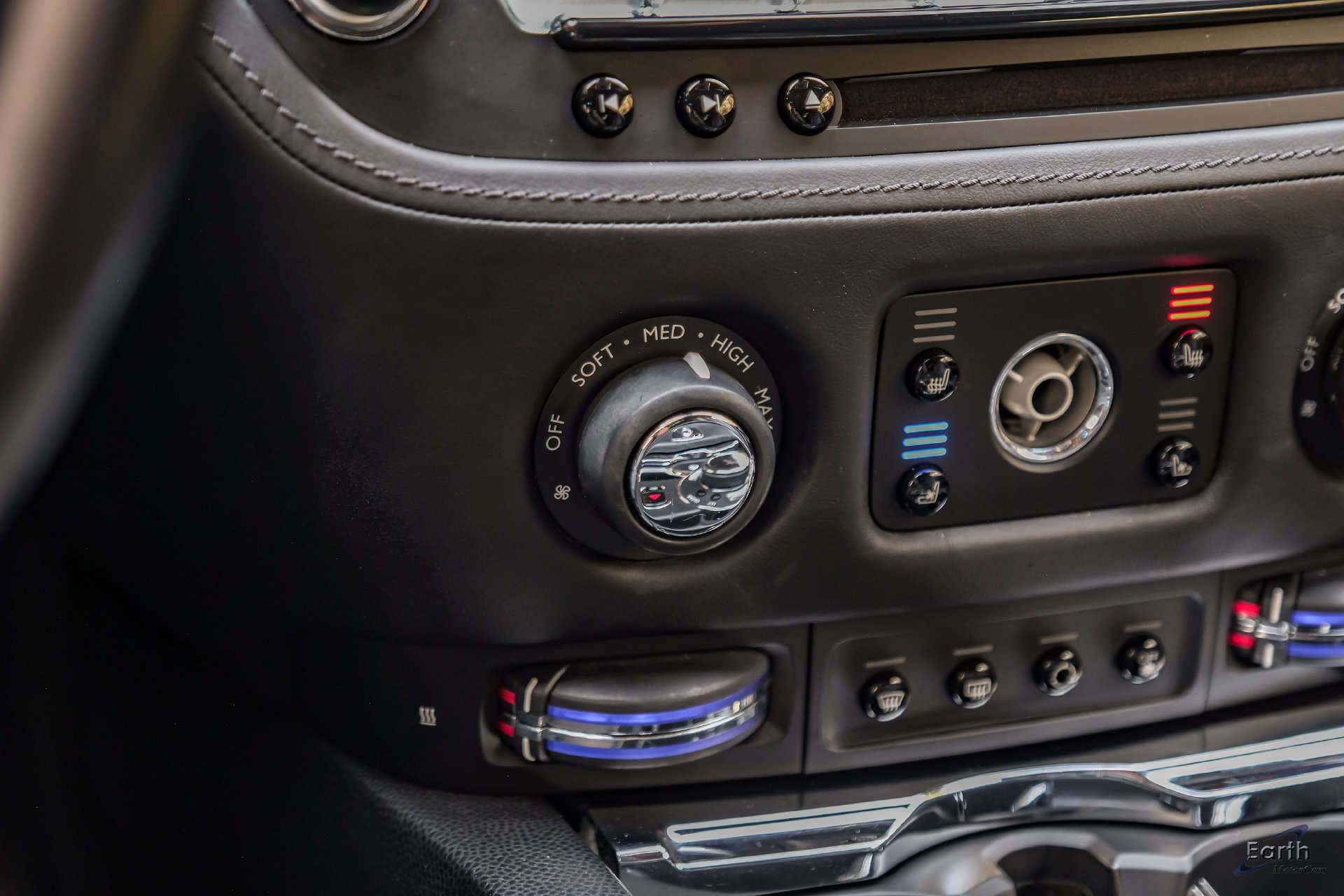 Used 2016 Rolls-Royce Wraith RWD image 66