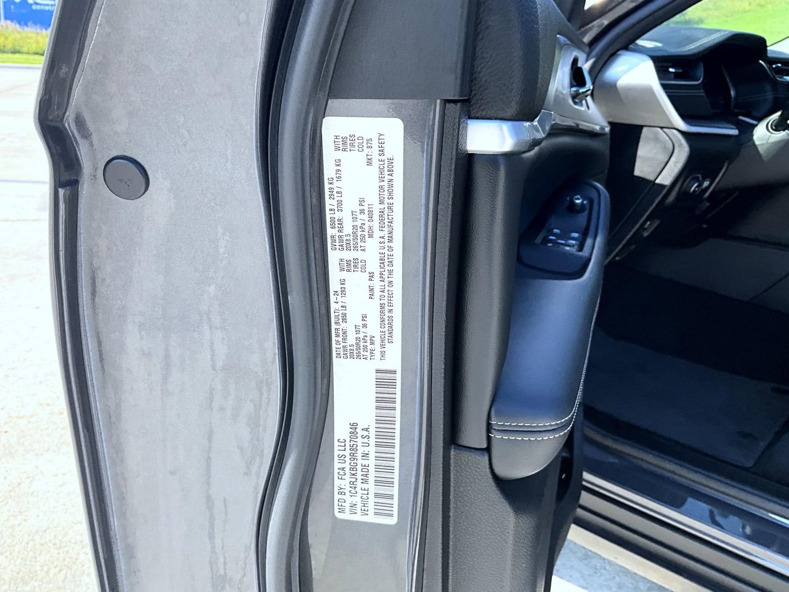 Used 2024 Jeep Grand Cherokee L Limited image 27