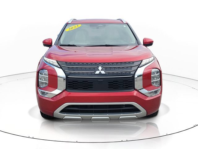 Used 2023 Mitsubishi Outlander SEL FWD image 2