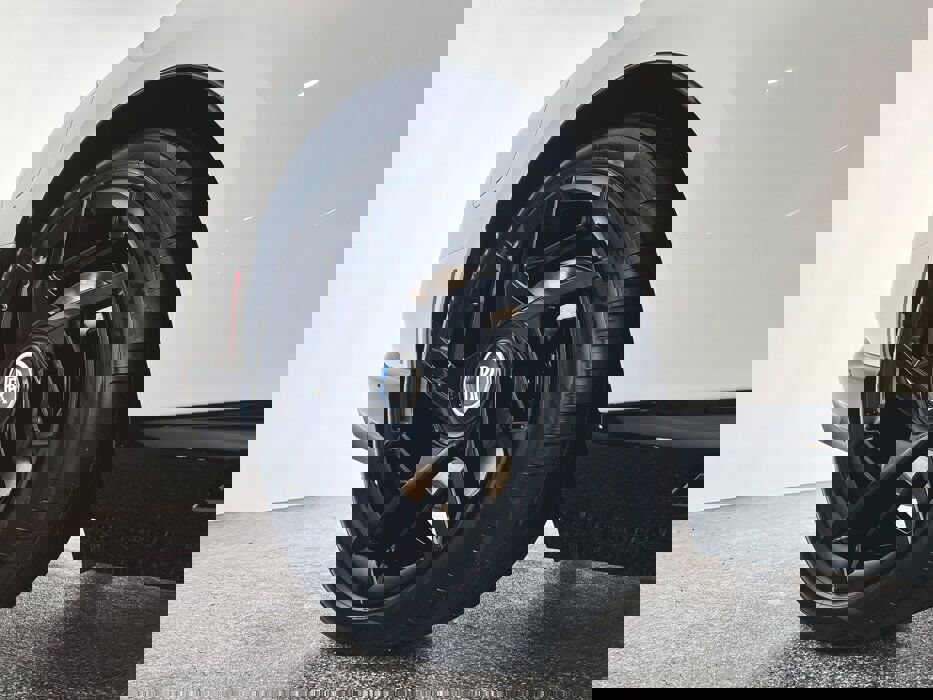 New 2025 Rolls-Royce Spectre Black Badge w/ Leather Finishing Pack image 17