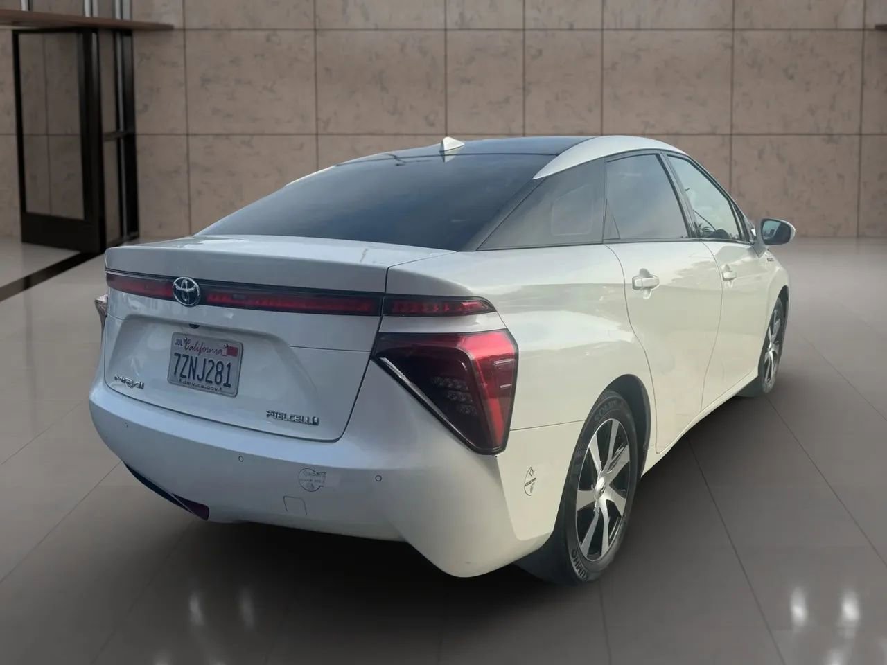 Used 2017 Toyota Mirai FWD image 6
