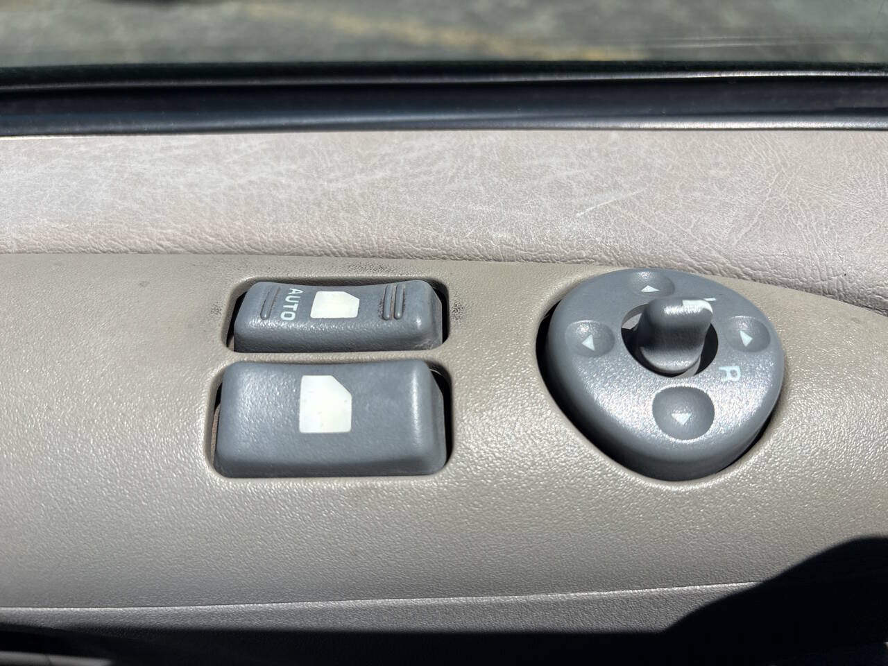 Used 1998 Chevrolet Astro AWD image 13